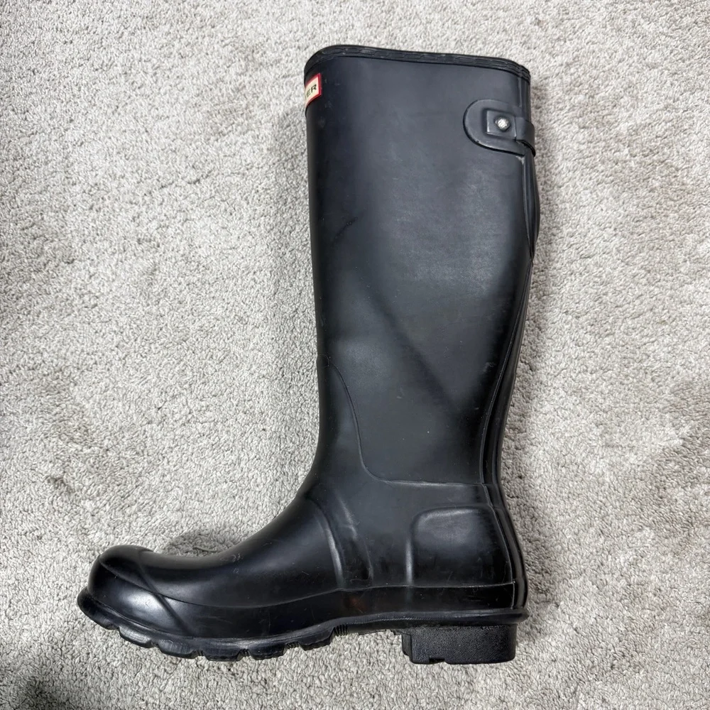 Hunter Women’s Original Tall Back Adjustable Wellington Rain Boots in Black 6
